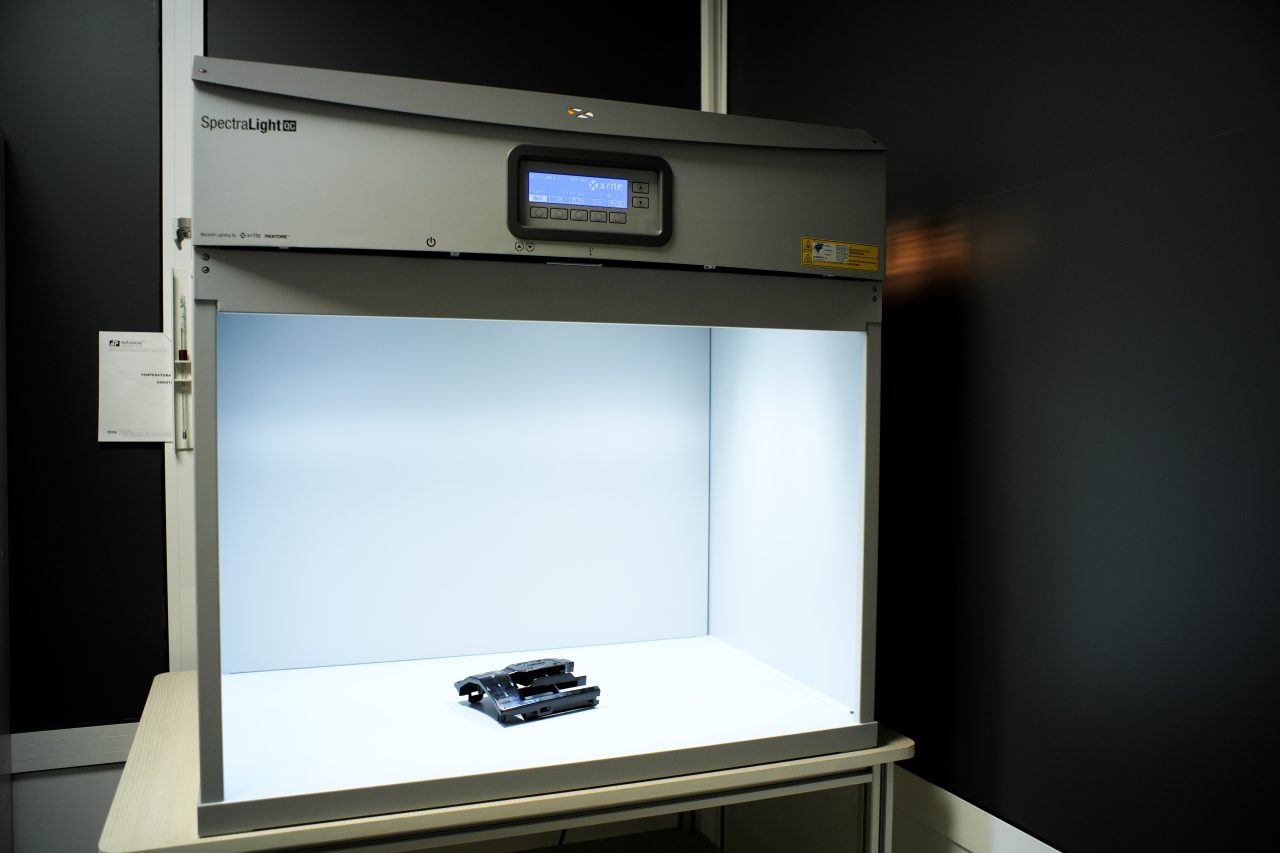 LIGHT COLOR SPECTRUM CHAMBER